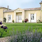 Bed & Breakfast Chateau Belles Graves Pomérols
