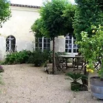 Chateau Belles Graves 2*