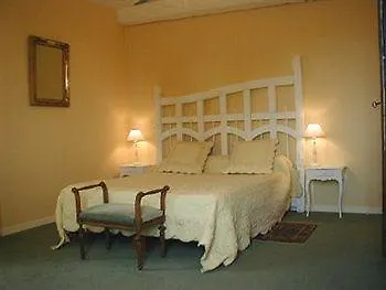 Chateau Belles Graves לינה וארוחת בוקר