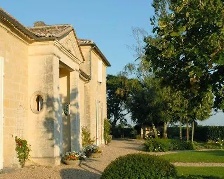 לינה וארוחת בוקר Chateau Belles Graves Pomérols