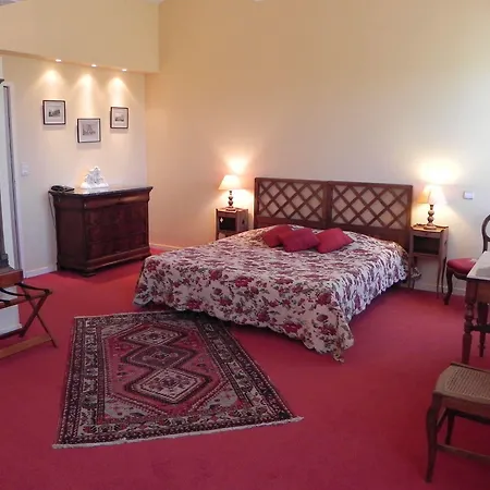 Chateau Belles Graves לינה וארוחת בוקר