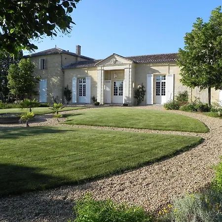 Chateau Belles Graves 2*